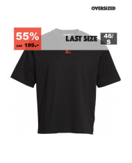 T-Shirt mit Logo Plakette