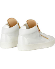 Mid Top Sneaker